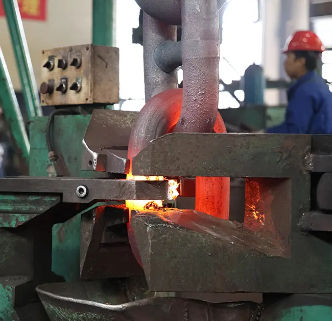 „Ocelová vazba“ chrání rozvoj tmavě modré energie